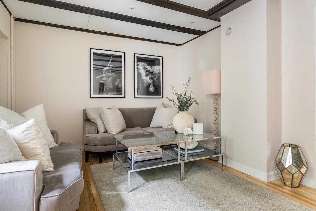 Connected Luxury In Historical Townhouse Appartement *