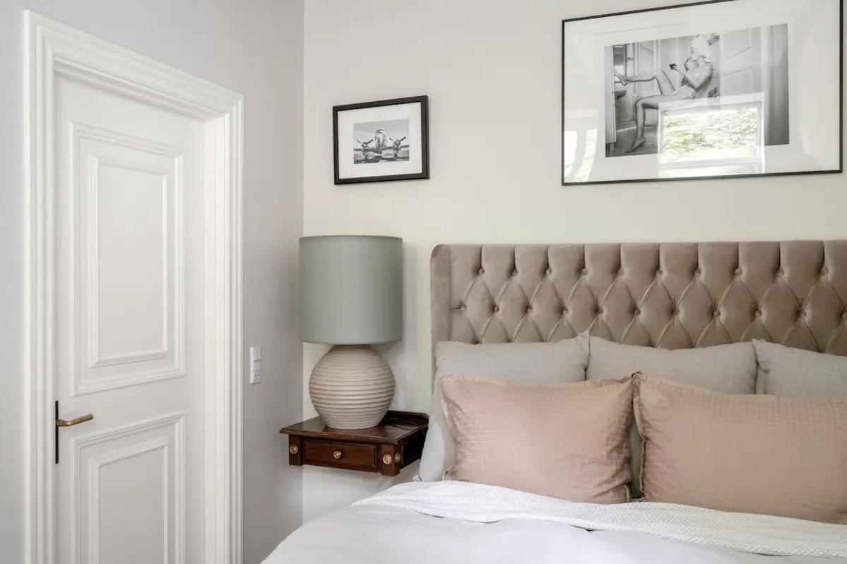 Connected Luxury In Historical Townhouse Appartement *